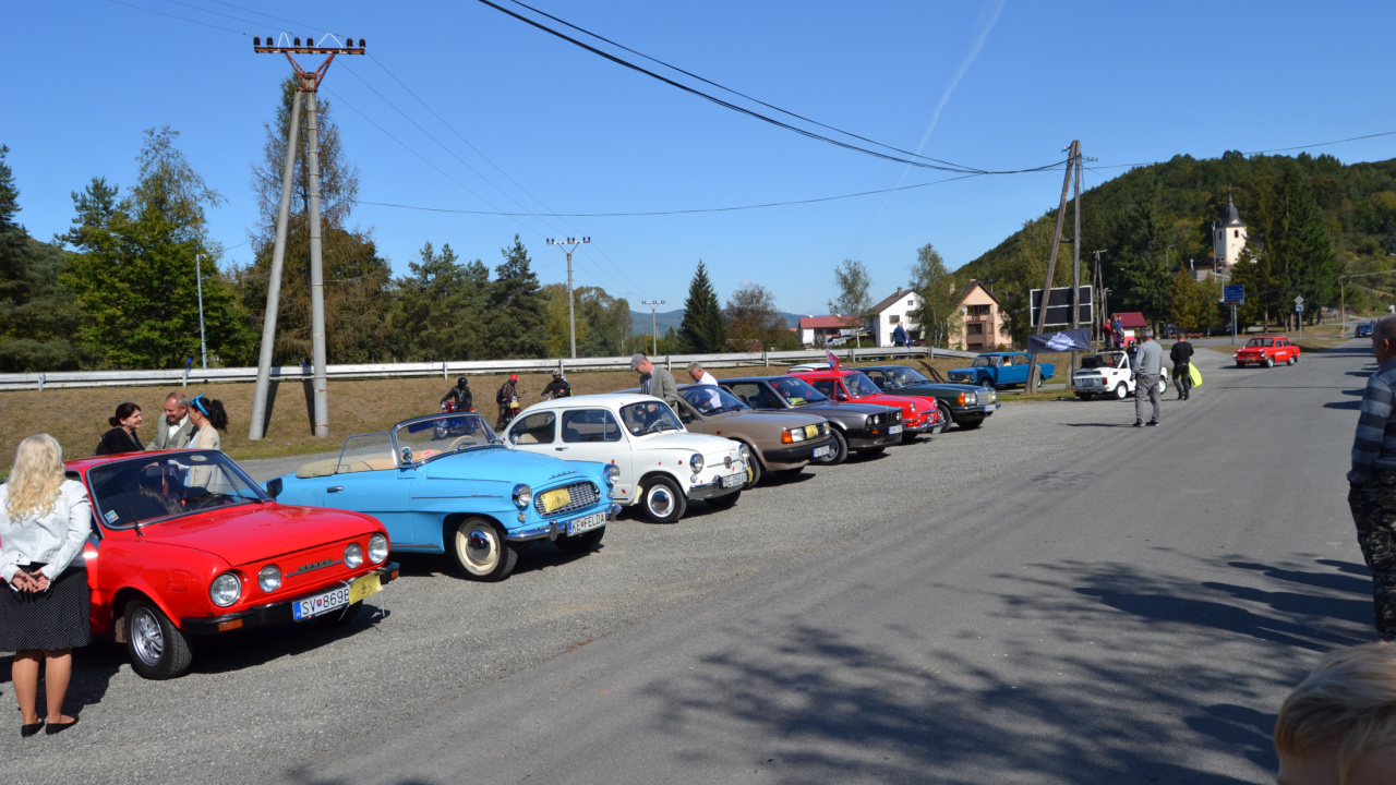 Stretnutie historických vozidiel 21.9.2019 preletel našou obcou malý závan histórie v podobe veteránov- historických vozidiel. Veru bolo sa na čo pozerať a čo obdivovať. Ďakujeme Vihorlat veterán klubu Snina. Stretnutie historických vozidiel 21.9.2019 preletel našou obcou malý závan histórie v podobe veteránov- historických vozidiel. Veru bolo sa na čo pozerať a čo obdivovať. Ďakujeme Vihorlat veterán klubu Snina.